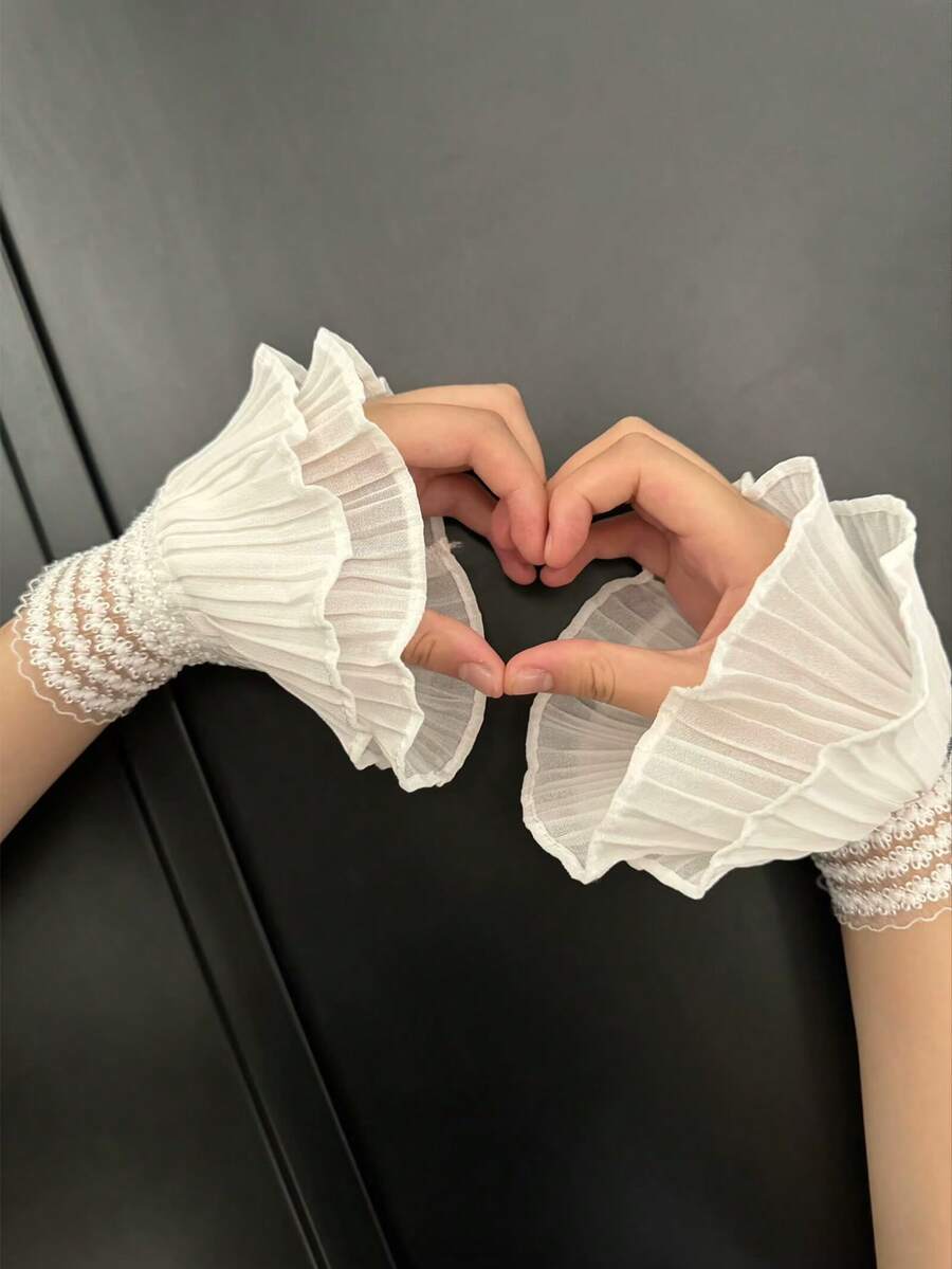 1 Pair Women's Fabric Lace Hollow Ruffled Fake Cuffs - White - View 1