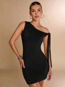Vestido Curto Assimétrico Elegante e Versátil Liso com Detalhe de Torção no Decote Sem Manga Ideal Para Encontros Casuais Noturnos de Dia e Verão - Preto - Visão 4