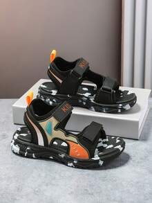 1 双儿童凉鞋，男童/女童夏季透气露趾凉鞋，迷彩鞋底，时尚休闲凉鞋，适合海滩、度假、日常穿着、暑假、返校