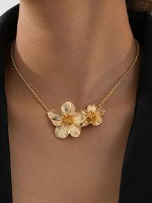 1 colar com pingente de flor plissado de metal estilo europeu vintage