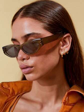 Gafas de moda con montura pequeña de ojo de gato, nuevo estilo clásico de fotografía callejera de alta gama para volver a la escuela, forma cuadrada