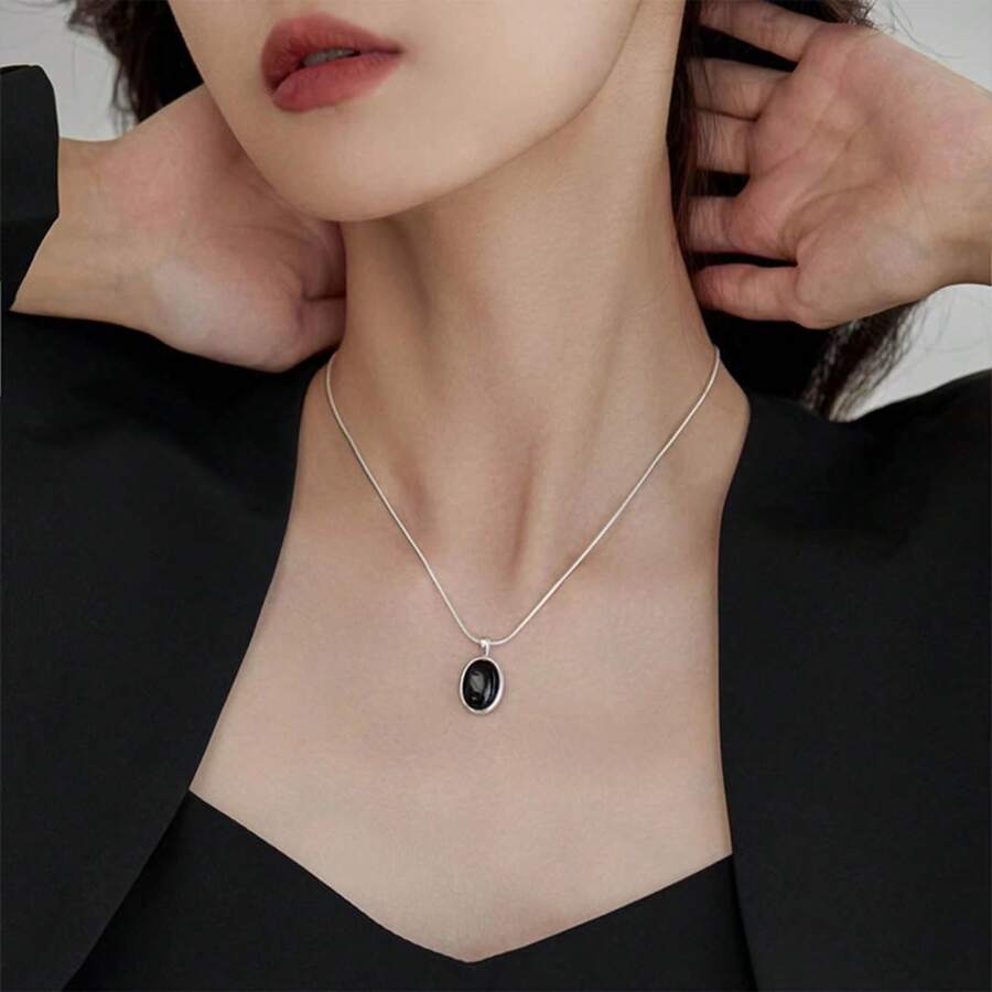 Bohemian Moonstone Neck Chain Gemstone Pendant Round Serpentine Chain Necklace Exquisite Oval Protein Stone Lock Bone Chain Necklace Blue Sapphire Jewelry Women's - 黑色 - 查看 1