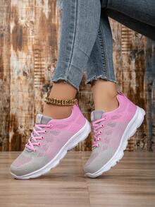 حذاء رياضي خفيف الوزن للنساء، تنفس، عصري كاجوال، حذاء رياضي منخفض القمة مريح للجري، من قماش شبكي طبيعي ذو نقش مربعات