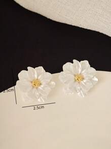 1 Pair Elegant White 3D Floral Stud Earrings, Suitable For Women Daily Wear, Festivals And Parties
