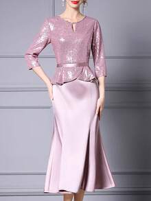 This Elegant Sequined Round-Neck Maxi Dress Features A Flowing Silhouette And Three-Quarter Sleeves. A Stylish Wedding Gown Suitable For Weddings, Parties, Dates, Balls, Ceremonies, Carnivals, Banquets, And Formal Occasions. A Women's Formal Dress, Perfect For Weddings, This Fitted Gown Boasts A Heavily Embellished Round Neck With Rhinestone Details And A Back Zipper. Ideal For Christmas Eve, Christmas Day, Chinese New Year, And New Year's Eve. - Màu hồng tươi sáng - Xem 2