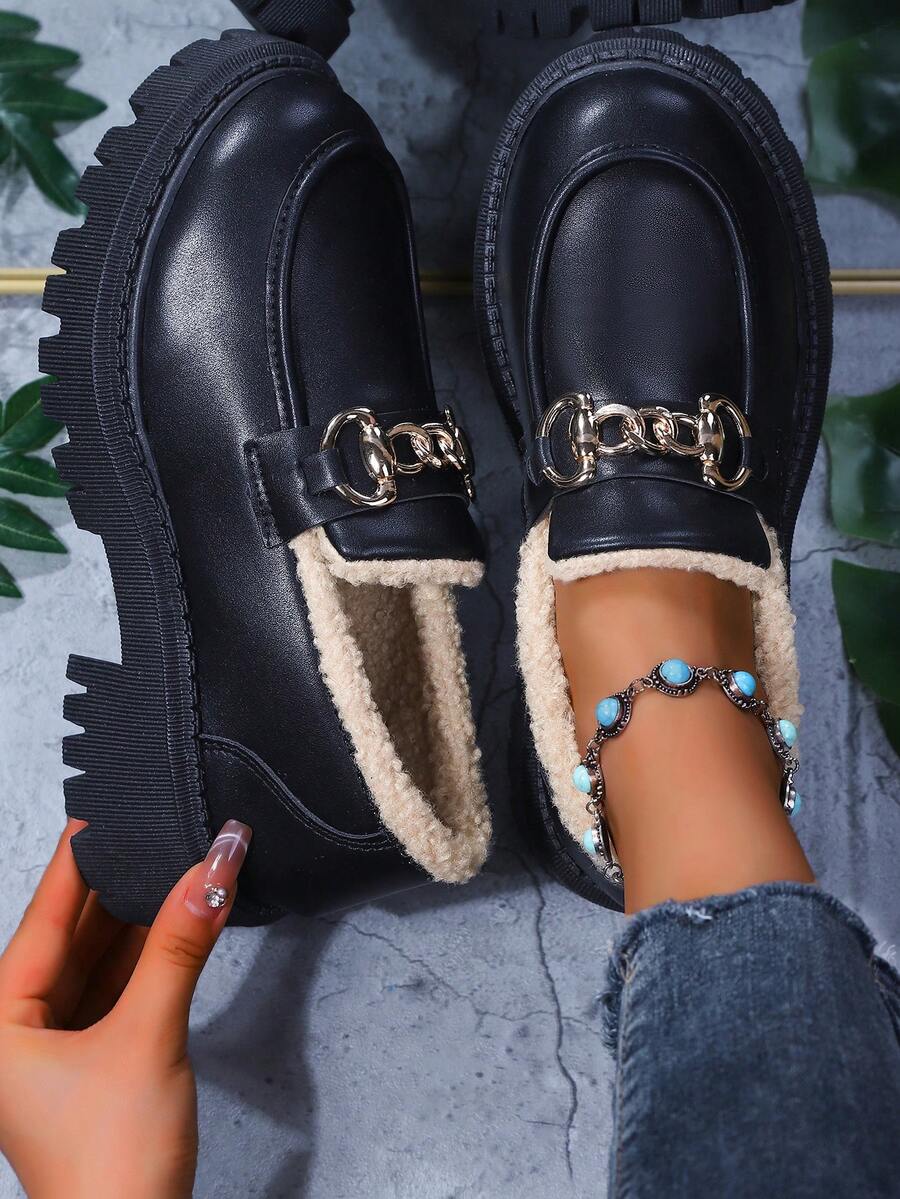 Botas de tobillo con suela gruesa y decoración de cadena, estilo colegial para mujer. Forro cálido, unicolor, adecuado para el hogar, la oficina, fiestas, bodas, otoño/invierno, botas de piel - Negro - Ver 1