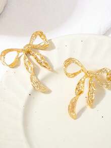 2 Pcs Retro Oil-Dripping Blue And White Porcelain Bow Earrings Fashion Design Enamel Ribbon Earrings For Women