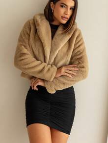 Cropped Plush Coat With Lining And Straight Fit – S/M/L - Beige - View 3