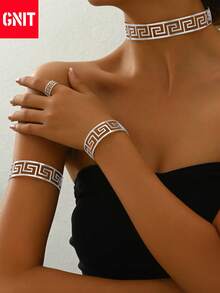 GNIT 4件套首饰，包含金色时尚镂空项圈、金色时尚镂空臂环、金色时尚镂空手链和金色时尚镂空戒指，适合女性日常佩戴。是一款高端珠宝，欧美风格朋克酷炫风格几何不对称女士头饰 - 黑色 - 查看 8