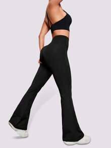 这款女士瑜伽裤采用弹力面料，配有方便的双口袋，喇叭裤腿设计，腰部印有字母图案——非常适合休闲运动、健身房锻炼、骑行——春夏女士紧身裤——完美契合积极的生活方式