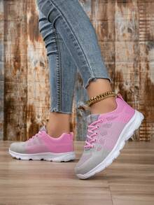 حذاء رياضي خفيف الوزن للنساء، تنفس، عصري كاجوال، حذاء رياضي منخفض القمة مريح للجري، من قماش شبكي طبيعي ذو نقش مربعات