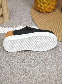 1 Pair Unisex Children Slip-On Comfortable Stitched Casual Flat Sports Shoes, Suitable For All Seasons