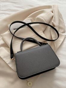 春夏新款女包，时尚复古手提包方包，五金皮带装饰，翻盖开口，长肩带可调节，小容量轻便简约斜挎包 - 黑色 - 查看 5