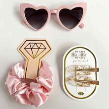 6 قطع / مجموعة هدية اقتراح للجدات في موسم الزفاف، مجموعة متنوعة الألوان من مشابك الشعر المرصعة بالراين و نظارات بشكل قلب وأقراط لؤلؤية وكبك شعر ذهبي، مجموعة كاملة تناسب التنسيق الزفاف - متعدد الألوان - مشاهدة 5
