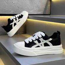 最新男士休闲运动鞋，新款软底运动鞋，百搭时尚鞋履