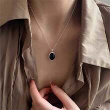 Bohemian Moonstone Neck Chain Gemstone Pendant Round Serpentine Chain Necklace Exquisite Oval Protein Stone Lock Bone Chain Necklace Blue Sapphire Jewelry Women's - 黑色 - 查看 3