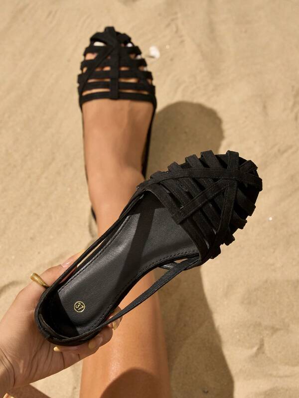 Szerokie, płaskie sandały damskie w dużych rozmiarach (ten model jest za duży, odpowiedni na szerokie stopy)