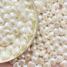 50 piezas de cuentas acrílicas en forma de corazón blancas de 10 mm - Cuentas brillantes para manualidades para hacer joyas DIY, pulseras, collares, aretes y llaveros - Accesorios de manualidades duraderos y ligeros, cuentas para hacer joyas, componentes de pulseras, diseño de cuentas decorativas, dijes de llavero, componentes con estilo, acabado suave, para artesanos creativos