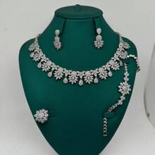 4 pièces Set de bijoux mode comprenant un collier, des boucles d'oreilles, un bracelet et une bague avec pendentif à franges, en laiton, cubique zirconia, argent. Ensemble de colliers de luxe. Convient pour les soirées, les fêtes, les mariages, les cadeaux de la Saint-Valentin pour les femmes