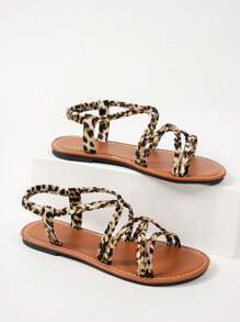 Sandalias planas de mujer de talla grande con diseño de talón elástico y tiras cruzadas con estampado de leopardo, nuevas para el verano de 2025, de estilo europeo y americano, para la playa y el campus, de moda y livianas