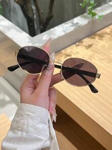 1/2 Stück ultraleichte kleine ovale Rahmen Modebrillen, vielseitige Modebrillen für Frauen, lässige Outdoor-Modeaccessoires, geeignet für Sommerbrillen, Herbst- und Winterkleidung, Strandaccessoires, vintage Y2K Basis-Brillen, Business Lässig Geschenk, geeignet für den täglichen Gebrauch, den Strand, den Urlaub, Spaziergänge, Einkaufen, Autofahren, Straßenfotografie, geeignet für Sommerurlaubsreisen, Outdoor, Reisen