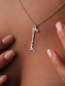 Collar personalizado elegante con colgante de acero inoxidable chapado en oro de 18 quilates con nombre vertical, regalo perfecto para madres y seres queridos