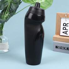 1 件，600ml/20.29oz，可挤压设计，双色缝线，人体工学握把，PP 材质，户外运动随行杯，运动简约风格，流线型杯身，防滑握把，防漏密封盖，易于挤压饮用，无异味，健身房训练水壶，足球赛事水杯，山地自行车骑行水壶，感恩节礼物杯，可挤压运动杯，人体工学水壶 - 彩色 - 查看 15