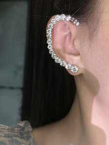 Pendientes de aleación de moda versátil clásica europea y americana, elegantes pendientes que pueden crear el aspecto de 7 perforaciones de oreja con un solo orificio, estilo minimalista - Plateado - Ver 7