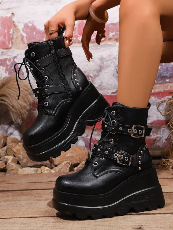 Stivali alla caviglia con plateau e laccetti stile gotico punk, gambale aderente. Stivali versatili e alla moda dallo stile inglese, con suola spessa adatti per l'equitazione, da donna