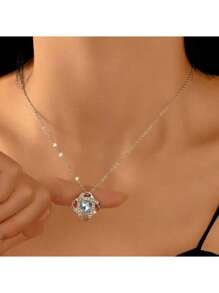 1pc Clover Lucky Leaf Minimalist Design Women Necklace Pendant - Suitable For St. Patrick's Day Wear, Valentine's Day Couple Gift