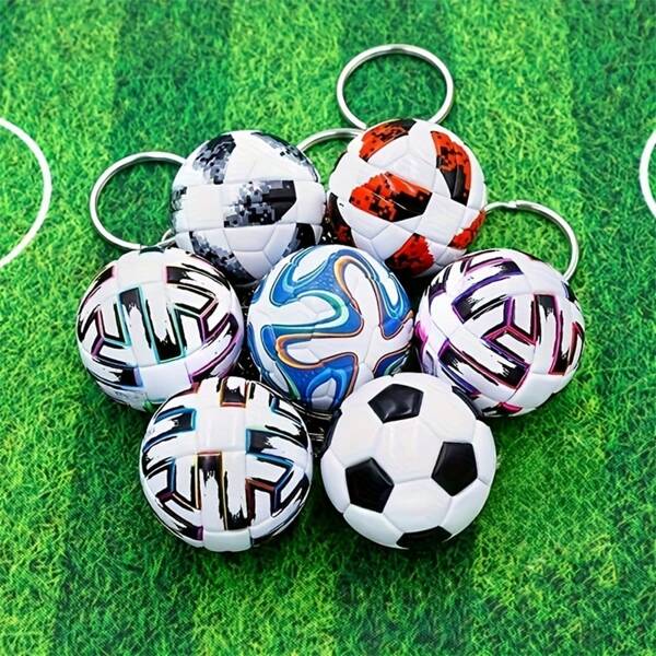 1 Stück 3D Fußball Schlüsselanhänger, Cartoon Fußball Anhänger aus Kunstleder mit Splitring, Sportschlüsselanhänger als Geschenk für Fußballfans und -enthusiasten