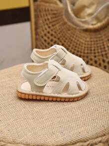 Sandalias para bebé en beige, estilo unisex para bebés niños y niñas, diseño de punta cerrada y hueco, suela de goma suave antideslizante, sandalias planas para recién nacidos