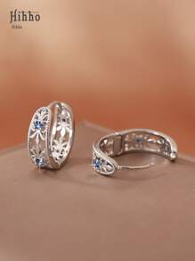 Hihho 1 对复古别致镂空几何圆形耳环，铜镶嵌锆石花卉图案设计，搭配璀璨的蓝色锆石点缀，女士装饰耳环礼物 - 銀色 - 查看 5