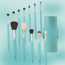 12支化妆刷套装，包含眼影、腮红、散粉、粉底等，美妆工具齐全，旅行便携收纳桶，居家日常使用，情人节、生日礼物佳选。化妆刷套装，化妆刷套装，化妆刷套装，全套化妆工具，化妆刷套装，全套化妆工具，化妆刷套装，化妆刷套装，化妆礼盒套装