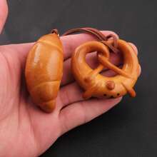 rongji jewelry Handgemachter Schlüsselanhänger, Autospiegel-Ornament in Brezelform, kreatives, personalisiertes Auto-Accessoire als Geschenk