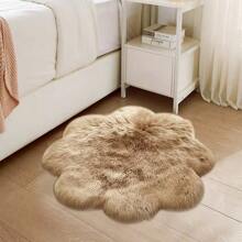 Soft & Comfortable Cream-Colored Floral Shaped Decorative Carpet Mat, Suitable For Living Room, Bedroom, And Foyer For Valentine's Day Room Decor Rug Bedroom Decor Rugs
