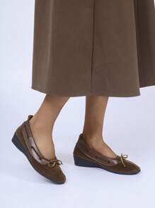 Nuevo estilo de zapatos planos casuales todo el año, tipo mocasín con lazo, cómodos para el diario, diseño simple y elegante para mujeres y madres