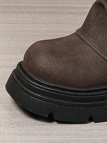 2025 秋冬棕色拉链金属装饰带踝靴，厚底方头休闲街头音乐节时尚百搭新款女靴