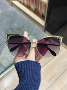 1 Stück elegante, sexy Katzenohren Metallbrille in Lila, modisch für Reisen