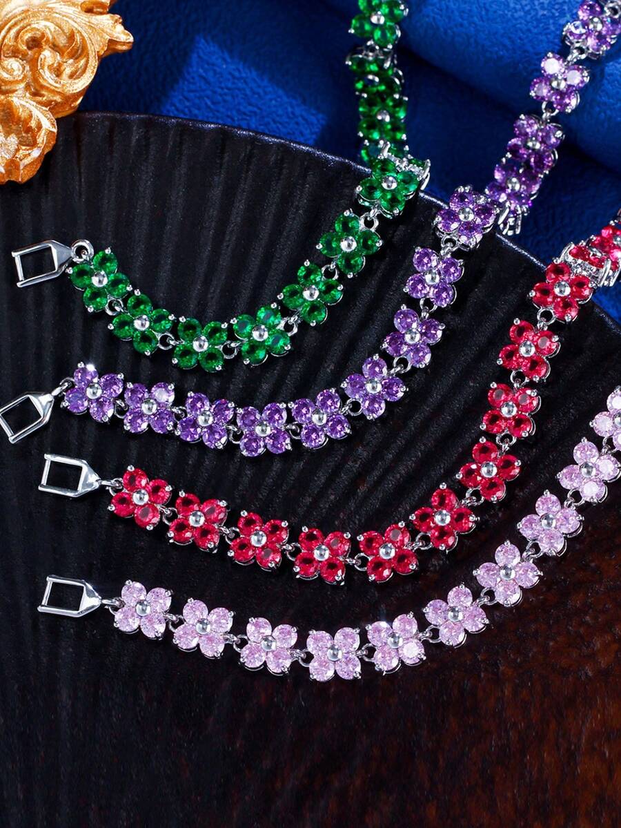 1件四叶草圆形立方氧化锆密镶订婚结婚派对手链，女士节日珠宝配饰礼品