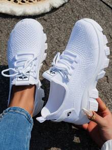 2025年夏季新款透气跑步运动休闲女鞋