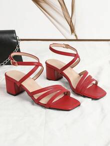 סנדלים אופנתיים לנשים עם עקב גבוה בצבע אדום דמוי עור, בוהן פתוחה עם רצועה מוצלבת ועקב בלוק לחוף הים/מסיבה - אדום - ראה 1