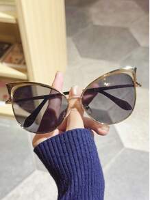 1 Stück elegante, sexy Katzenohren Metallbrille in Lila, modisch für Reisen