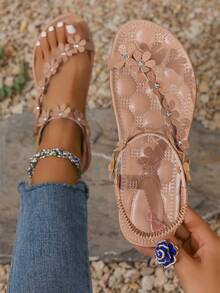 大码女式杏色平底沙滩凉鞋，新款女式平底人字拖，露趾圆头休闲波西米亚风花卉水钻时尚拖鞋，人字拖，春夏穿搭 - 杏色 - 查看 2