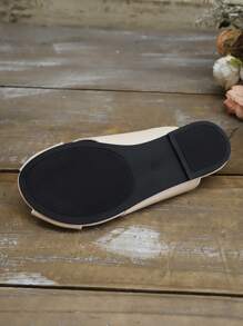 New Ladies Cross-Strap Flat Casual Versatile Black Comfortable Slippers, Solid Color Simple Elegant Ladies Flat Sandals For Dating