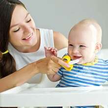 4件套婴儿磨牙玩具套装（3-6个月），硅胶磨牙冰格，香蕉指套牙刷，长颈鹿造型牙胶，帮助缓解婴儿牙龈疼痛 - 彩色 - 查看 4