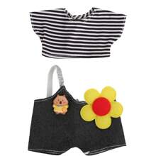 1 set composé de : 1. T-shirt blanc avec imprimé d'étoiles arc-en-ciel et de feux d'artifice, avec pantalon à bretelles bleu. 2. T-shirt rayé noir avec imprimé floral et ours, avec pantalon à bretelles. Nouveau vêtement mignon et à la mode pour poupées, en tissu polyester doux, convient aux filles de 3+ ans, étudiants, enfants, jouets et accessoires de poupée, cadeau pour fête et anniversaire