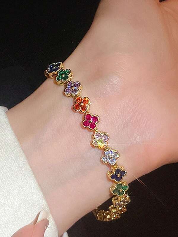 1 pieza Pulsera con patrón de flor de cuatro hojas de estilo vintage lujoso, con chapado en oro de 14K y piedras de zirconia microincrustad, resistente al agua y a la decoloración, adecuada para uso diario y de fiesta, un excelente regalo para mamá, esposa, hija o parejas