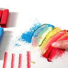 12/24 Colors Pastel Chalk Set, Disposable Hair Chalk Sticks, Colored Wax Crayons, Chalkboard Writing Chalk. The Chalk May Break During Transportation, But It Does Not Affect The Usage.