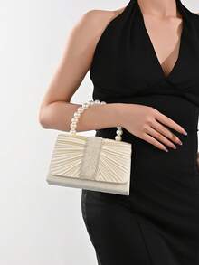 Bolsa de Embreagem Decorada com Cristais e Contas Elegante e Clássica, Bolsa de Embreagem para Festa Feminina, Bolsa de Festa Elegante com Alça de Pérola Falsa, Bolsa de Festa Quadrada Laqueada Refinada, Adequada para Festas, Galas e Eventos Formais, Um Presente Ideal para Mulheres. Carteira de Festa com Fecho Brilhante, Adequada para Carnavais, Casamentos, Festas e Bailes. - Champanhe - Visão 2